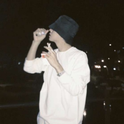 清新文艺干净的男生微信头像