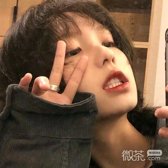 深沉唯美阳光性感女生头像