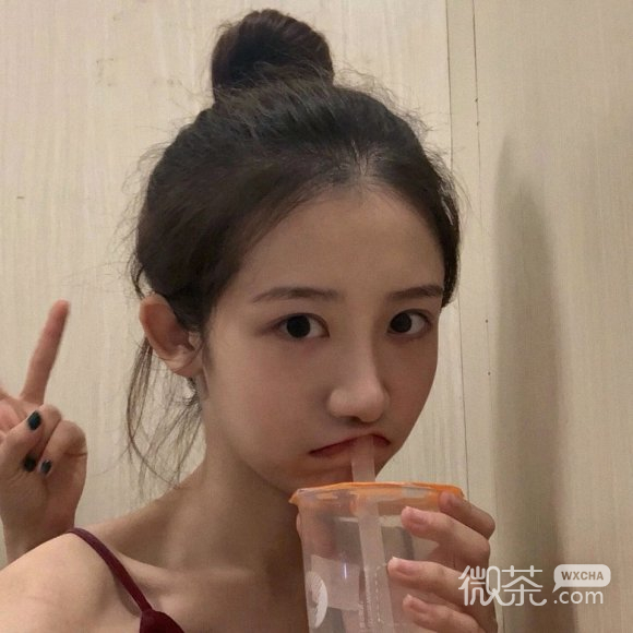 深沉唯美阳光性感女生头像