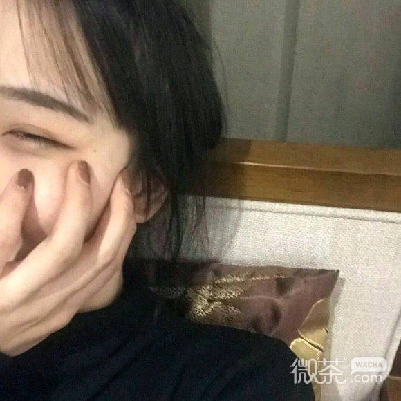 深沉唯美阳光性感女生头像