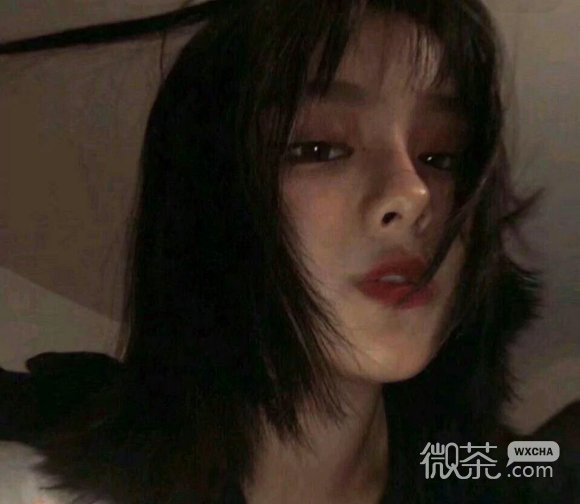 深沉唯美阳光性感女生头像