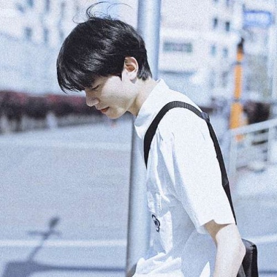 清新文艺干净的男生微信头像