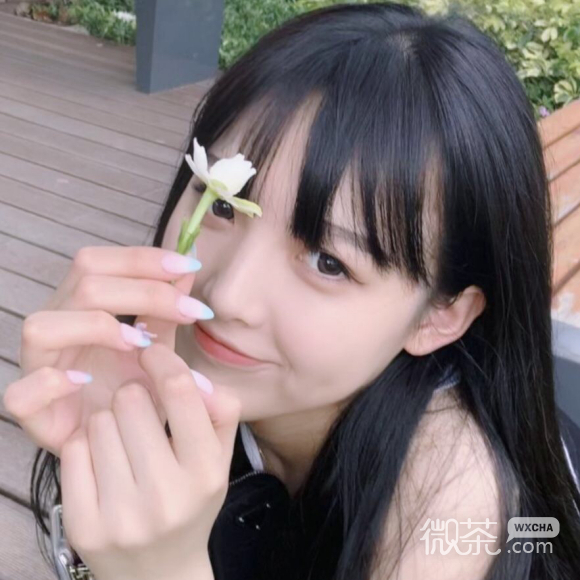微信最潮阳光文艺女生头像