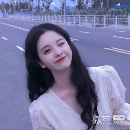 微信最潮阳光文艺女生头像