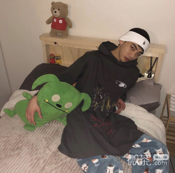 微信帅气欧美男生头像