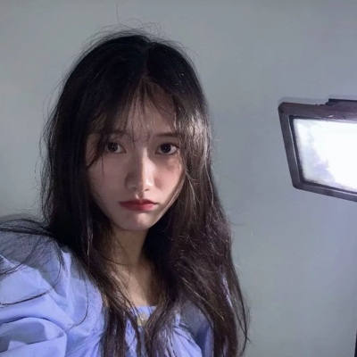 蓝色系女生可爱微信聊天背景图