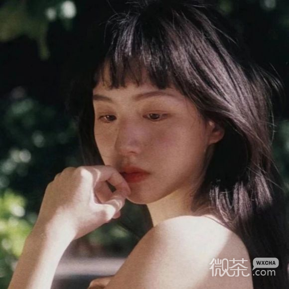 唯美阳光长发时尚女生头像