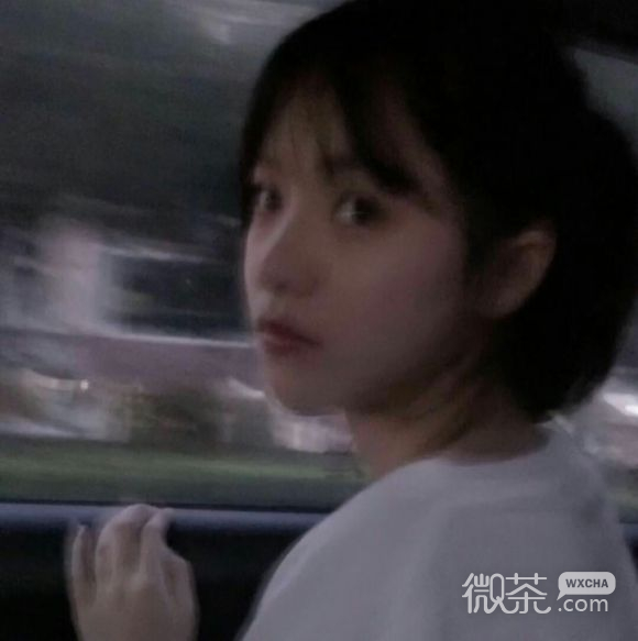 唯美阳光长发时尚女生头像