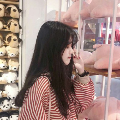 2020好看的最新最潮韩系时尚个性女生微信头像