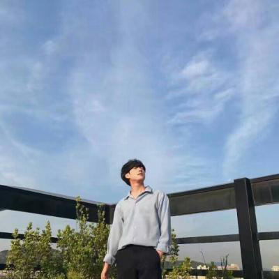 小清成熟文艺男生微信头像