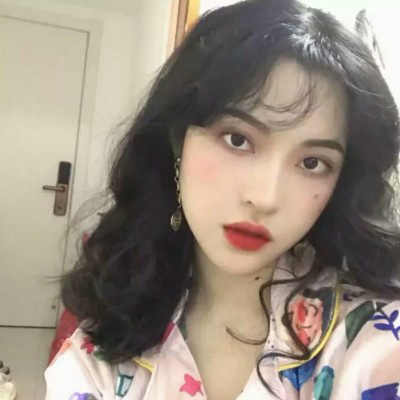 2020好看的最新最潮韩系时尚个性女生微信头像