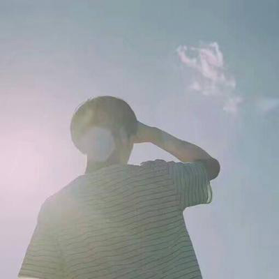 小清成熟文艺男生微信头像