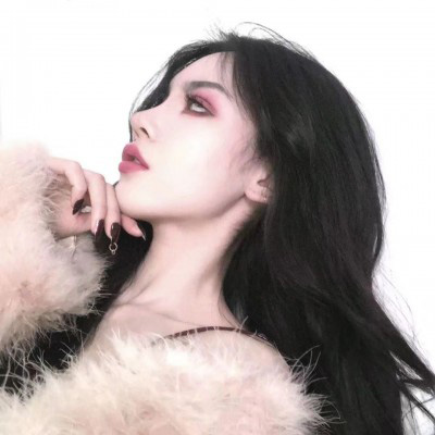 2020好看的最新最潮韩系时尚个性女生微信头像