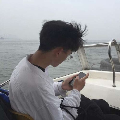 小清成熟文艺男生微信头像