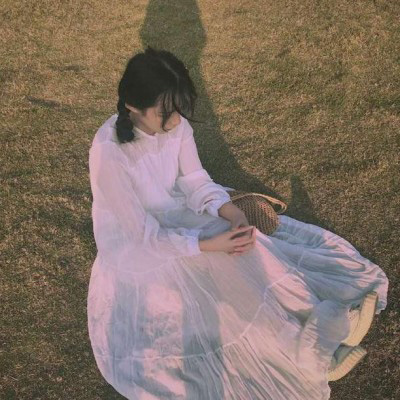 2020好看的最新最潮韩系时尚个性女生微信头像