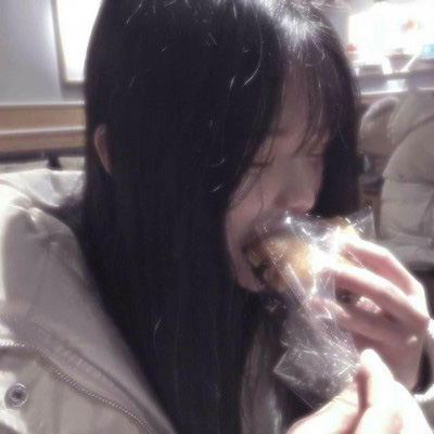 2020好看的最新最潮韩系时尚个性女生微信头像