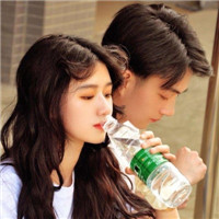 真人一人一半情侣微信头像