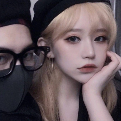 甜甜蜜蜜的可爱的搞怪的一对情侣微信头像