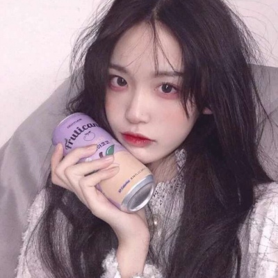 搞怪卖萌的非常好看的仙气飘飘女生微信头像