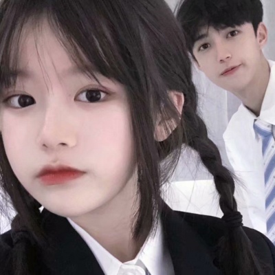 甜甜蜜蜜的可爱的搞怪的一对情侣微信头像