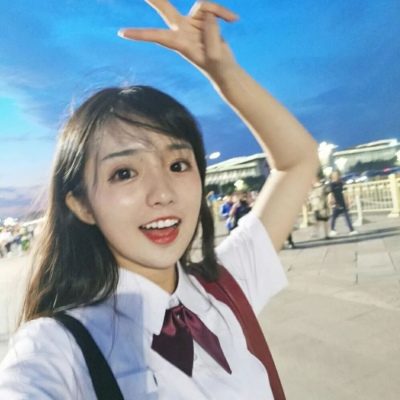 真人版御姐高冷霸气女生微信头像