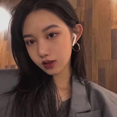 真人版御姐高冷霸气女生微信头像