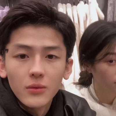 甜甜蜜蜜的可爱的搞怪的一对情侣微信头像