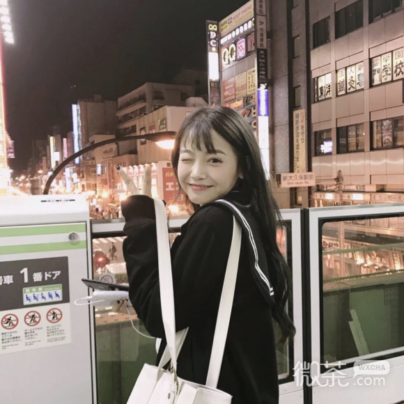 微信阳光最潮气质女生头像