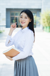 青春阳光美少女微信头像