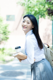 青春阳光美少女微信头像