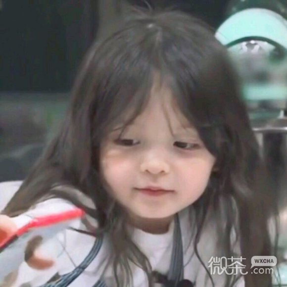 微信简洁最潮阳光女生头像