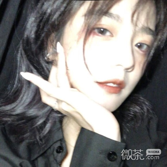 微信简洁最潮阳光女生头像