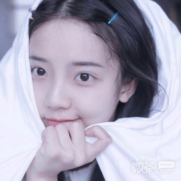 微信简洁最潮阳光女生头像