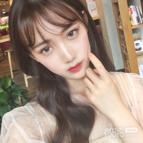 微信简洁阳光可爱女生头像