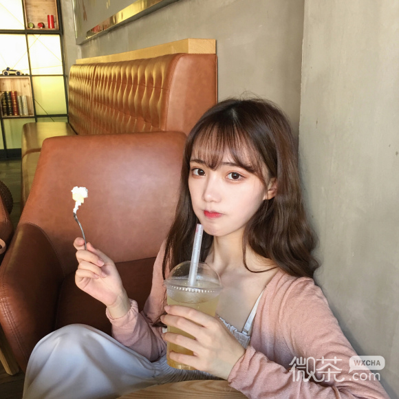 微信简洁阳光可爱女生头像