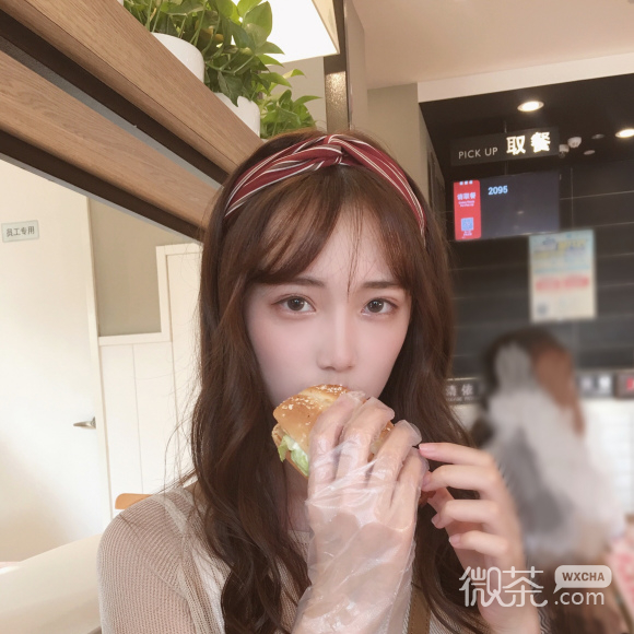 微信简洁阳光可爱女生头像