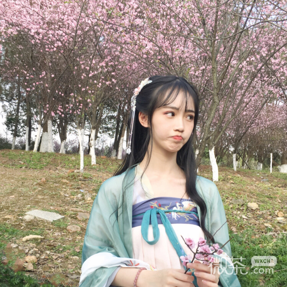 微信简洁阳光可爱女生头像