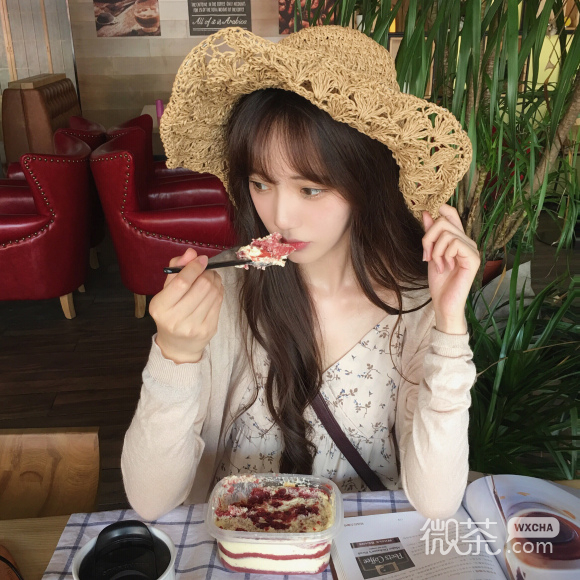微信简洁阳光可爱女生头像