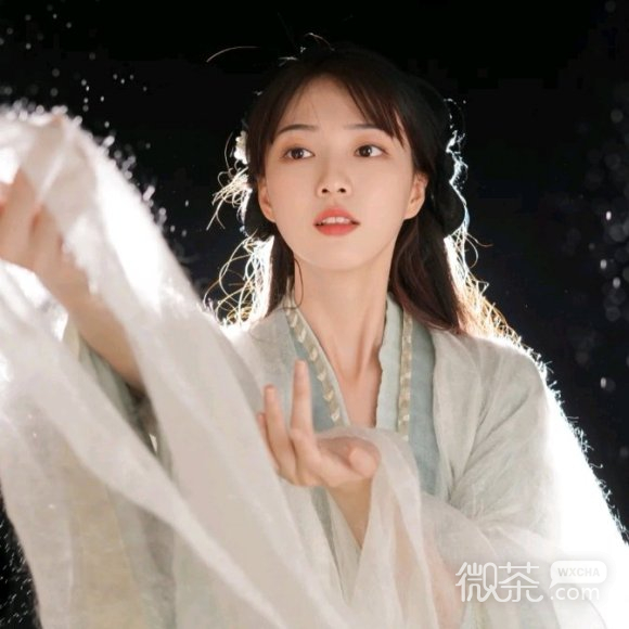微信简洁阳光最潮女生头像