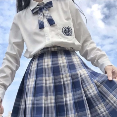校园制服不露脸的女生微信头像