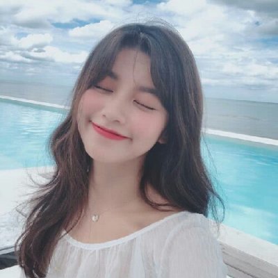 青春美好的清纯大学生女生微信头像