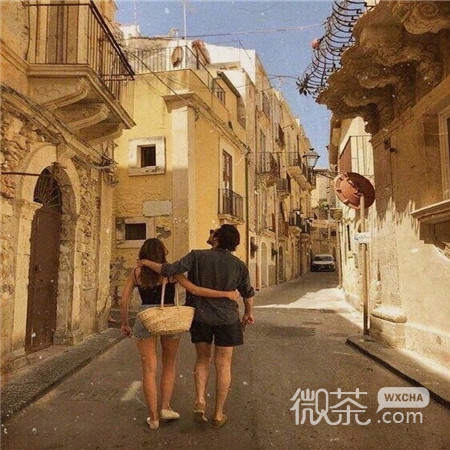 街头情侣双人很浪漫的微信图片素材