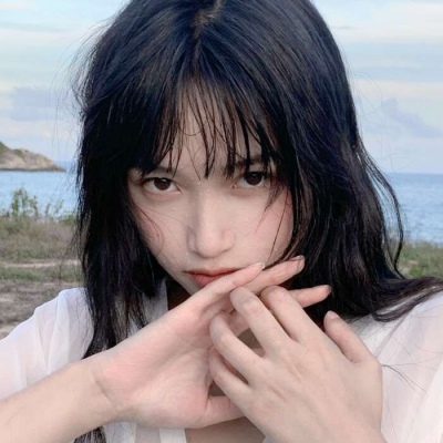 好看的文艺的女生微信头像