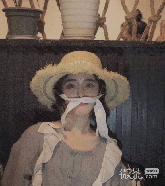 微信温馨长发阳光女生头像