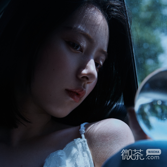 微信简洁漂亮性感女生头像
