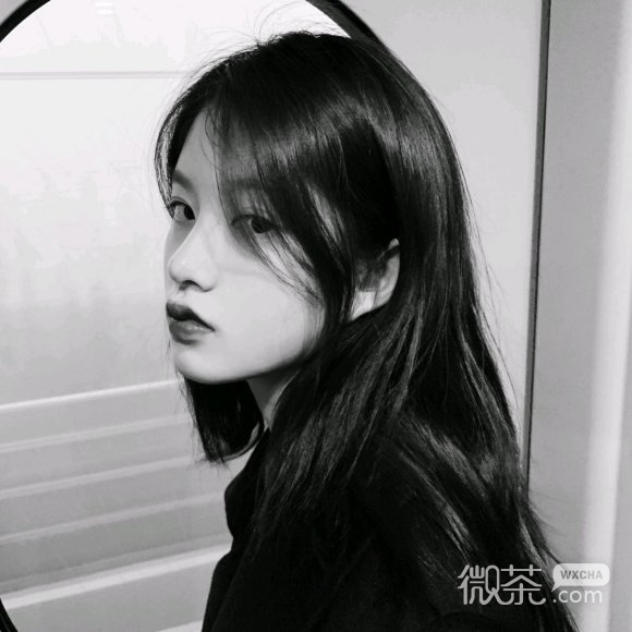 微信温馨长发阳光女生头像
