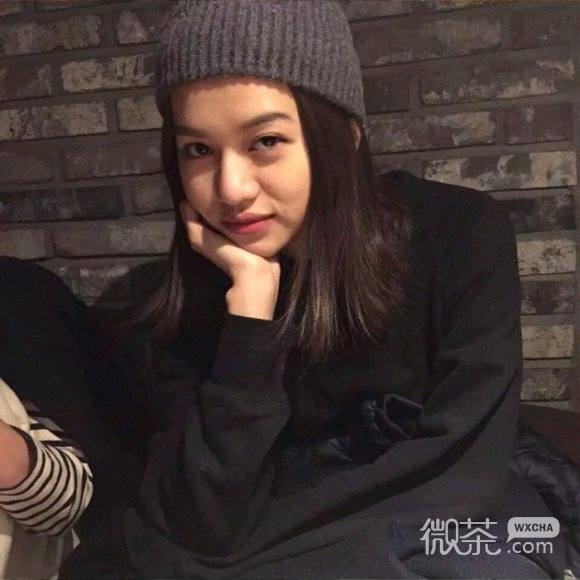 微信温馨长发阳光女生头像
