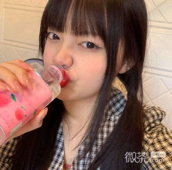 微信甜甜的时尚女生头像