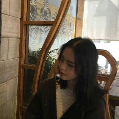 喝赢料的女生微信头像