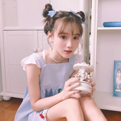 可爱18岁青春女生微信头像